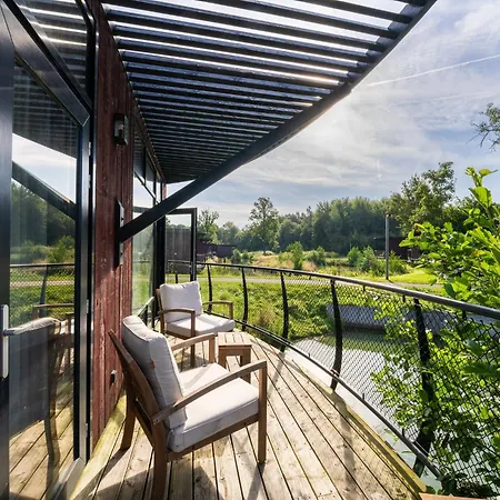 Near Tournai In Award-winning Park *