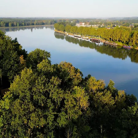 Near Tournai In Award-winning Park Holiday home Antoing