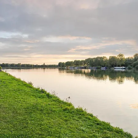 Near Tournai In Award-winning Park