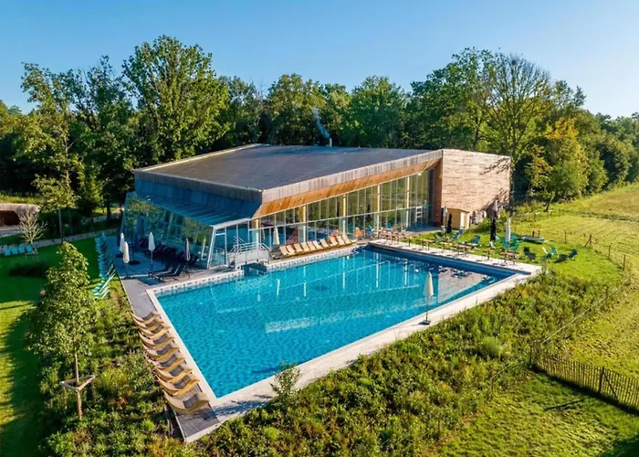 Near Tournai In Award-winning Park *