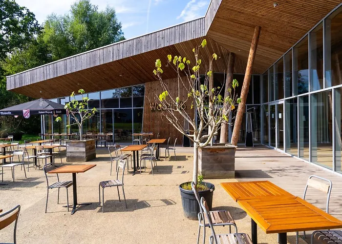 Near Tournai In Award-winning Park Ferienhaus